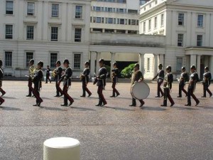 交代式準備中の衛兵の人たち