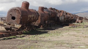 列車の墓場。こんなのが、延々ある。