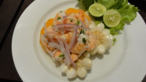 空港で食べたエビ料理。ペルー名物らしい。