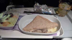 なんだこりゃという機内食