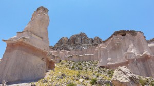 カテドラルと呼ばれる岩山。