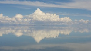 初めて入ったウユニ塩湖。夕方だったけどきれい。